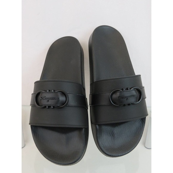 FERRAGAMO GROOVE 10 BLACK LEATHER STRAP GANCINI RUBBER LOGO SANDALS SLIDES 13 M - Picture 8 of 14